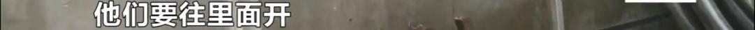DƬ